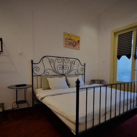 Aparthotel Casa Ado Oradea Exterior foto